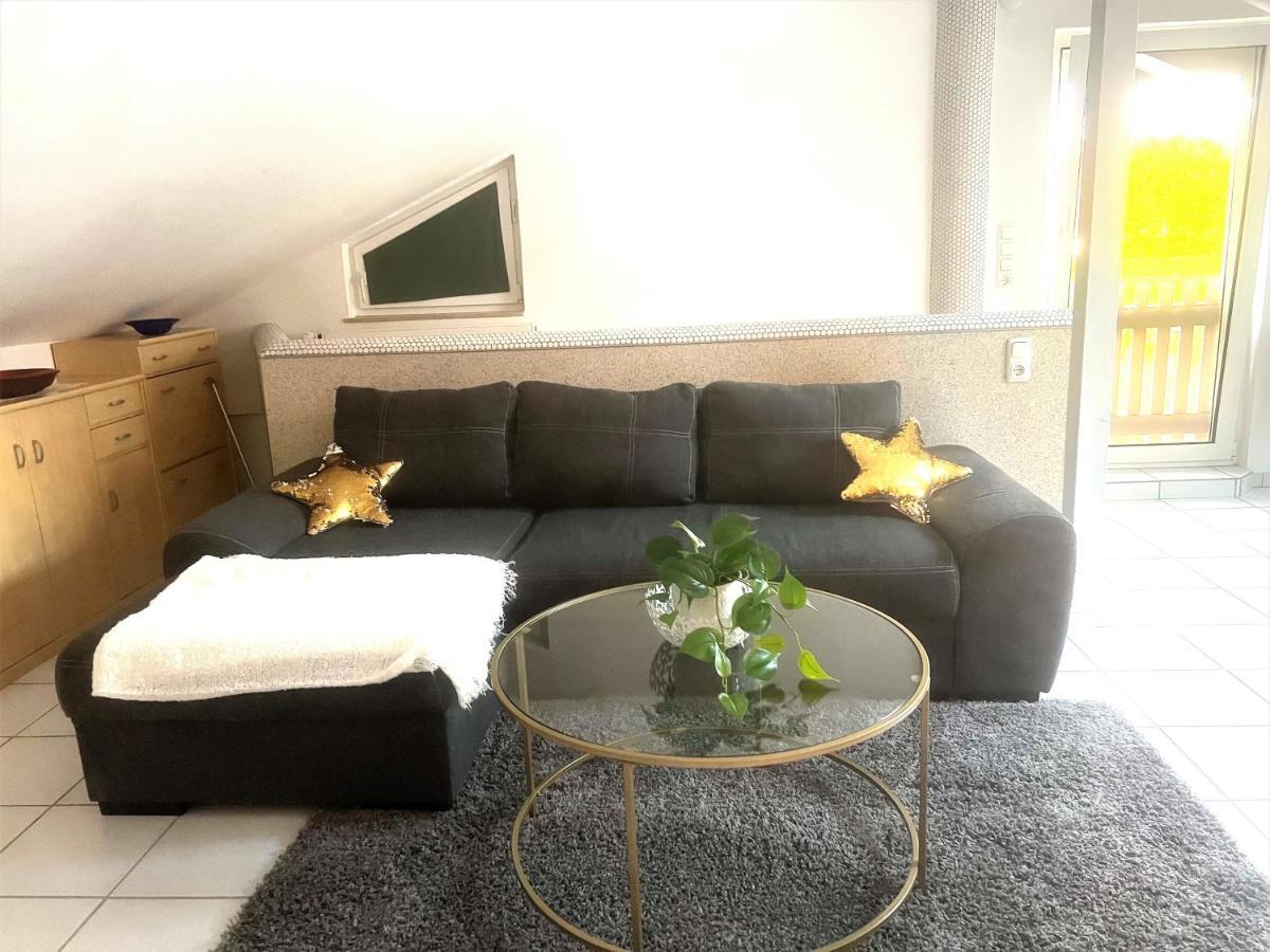 Moeblierte 3 Zimmer Apartment - Mit Smart Tv, Wlan Und Kostenfreie Parkplaetze Schloss Holte-Stukenbrock Exterior photo