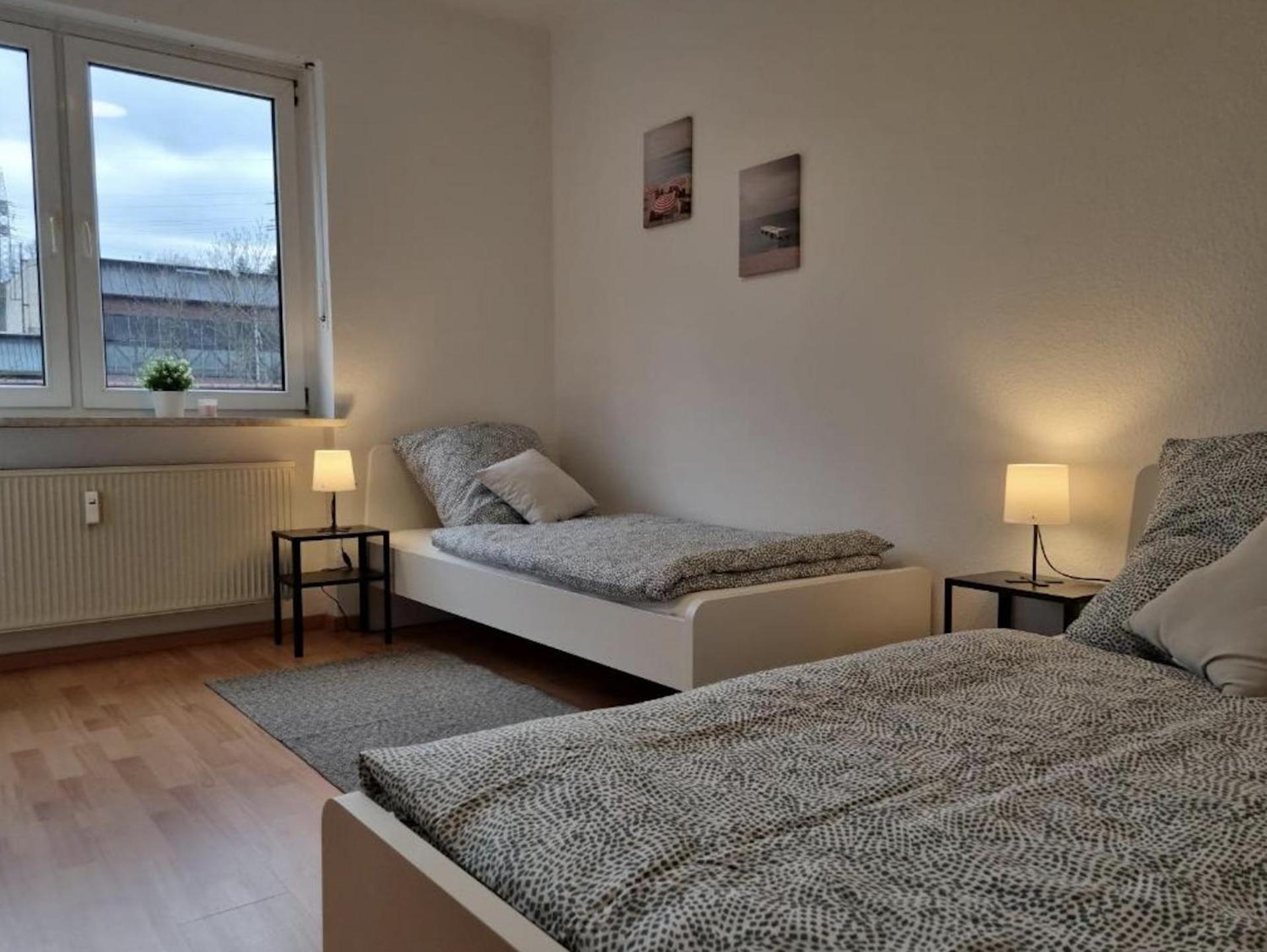 Moeblierte 3 Zimmer Apartment - Mit Smart Tv, Wlan Und Kostenfreie Parkplaetze Schloss Holte-Stukenbrock Exterior photo
